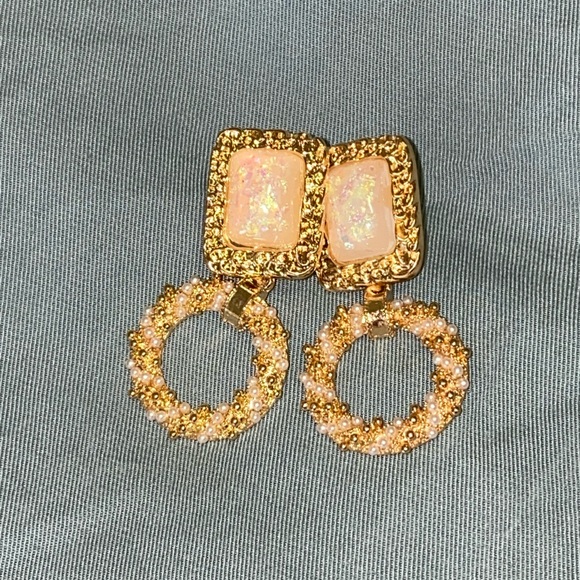 ✨🌈 Gold Square Drop Earrings 🌈✨ - Picture 7 of 14